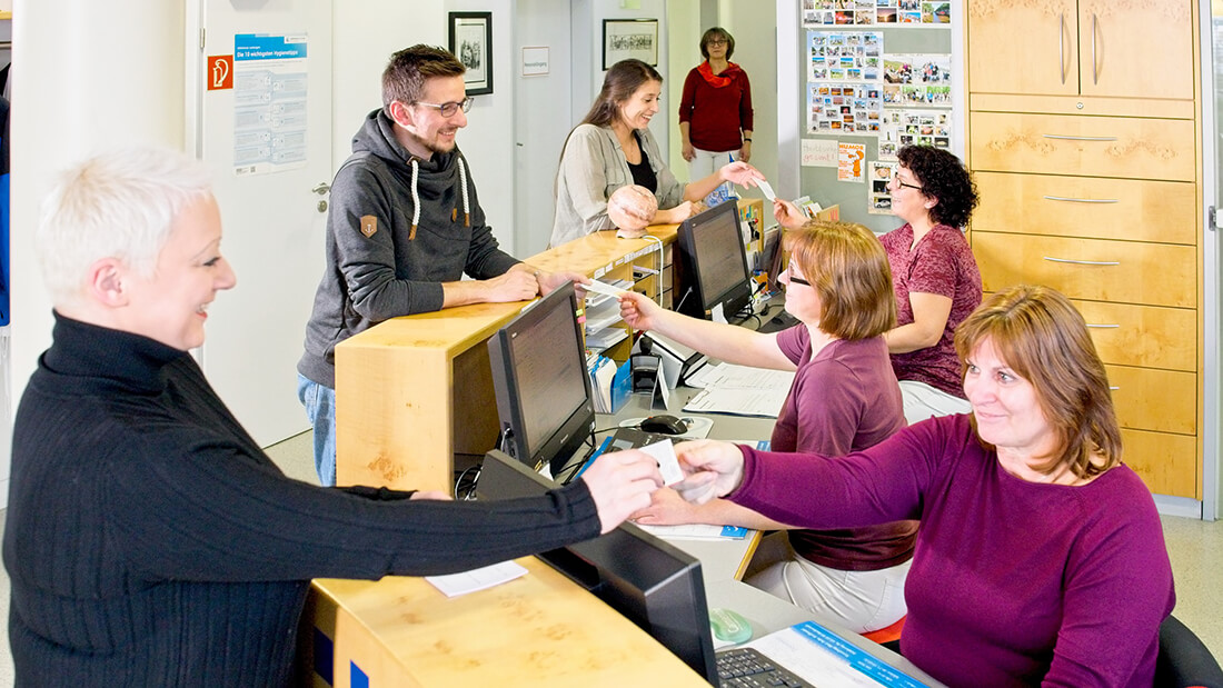 Hausarztpraxis Rheinstraße in Nastätten - am Empfang unserer Praxis